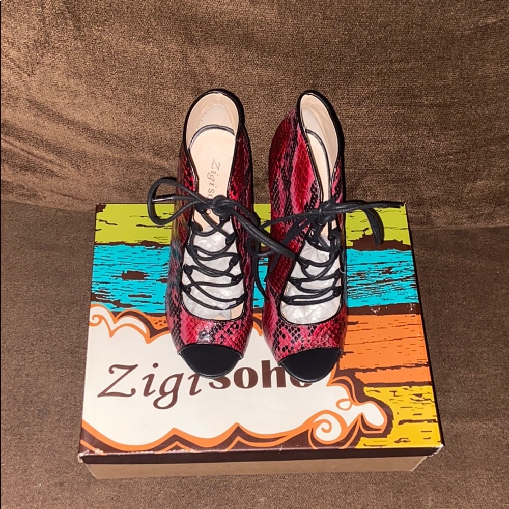 “Martyr” Peep toe Heel by Zigi Soho